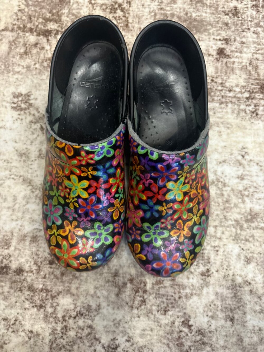 Dansko Professional Bright Daisies Patent Leather Clogs (Size 38 / US 7.5-8)